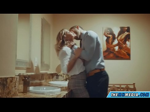 ❤️ Kur një bjonde me bukë ju josh në një banjë publike ❌ Video seksi në sq.yinshuabang.top ️❤